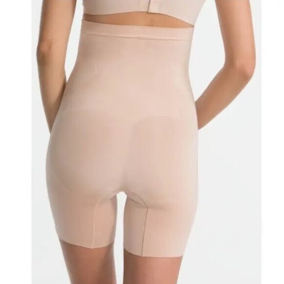 Spanx Shapewear OnCore High-Waist Short - Picture 3 of 9